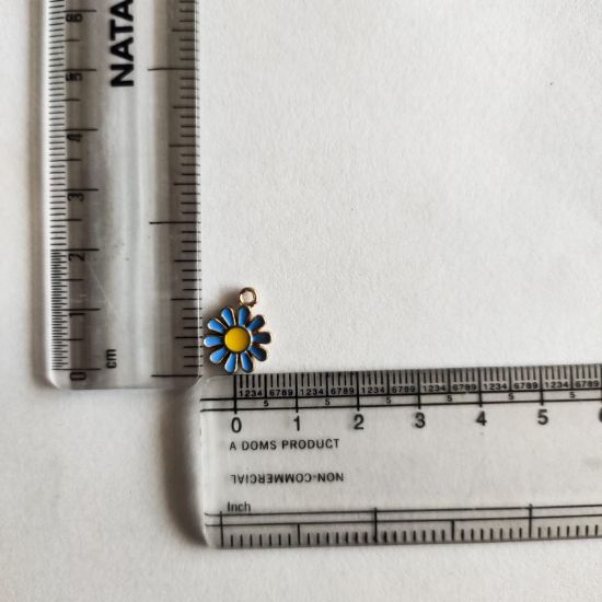 Picture of Cute Daisy Flower Charm- Blue