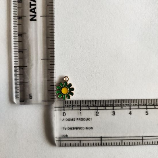 Picture of Cute Daisy Flower Charm-Green